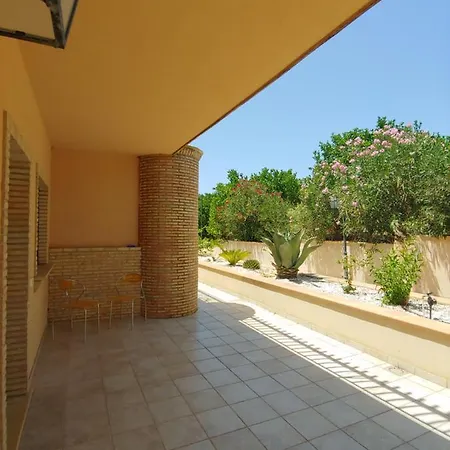 Tenuta Bellaprima Caltagirone Farm stay *